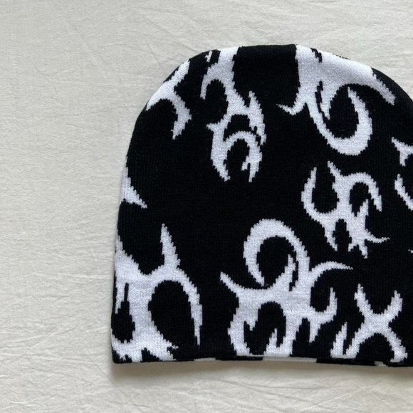 Y2K 2000s grunge punk black and white unique fire design beanie - Picture 4 of 8